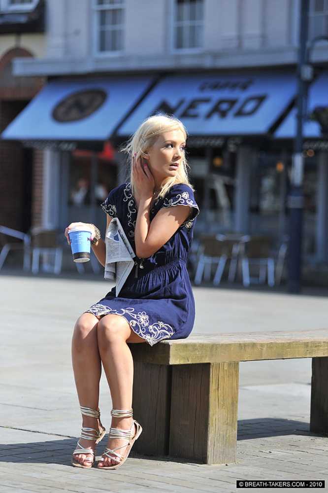 Sexy Teen Girl Faye Plays Her Pussy In The Bed 00