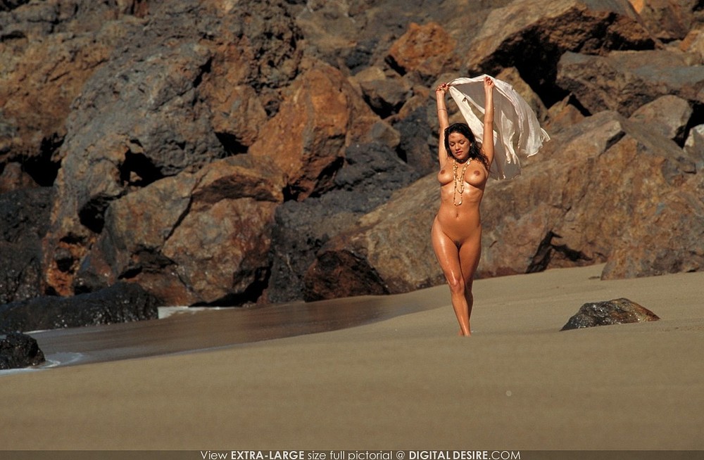 Nina Mercedez 08
