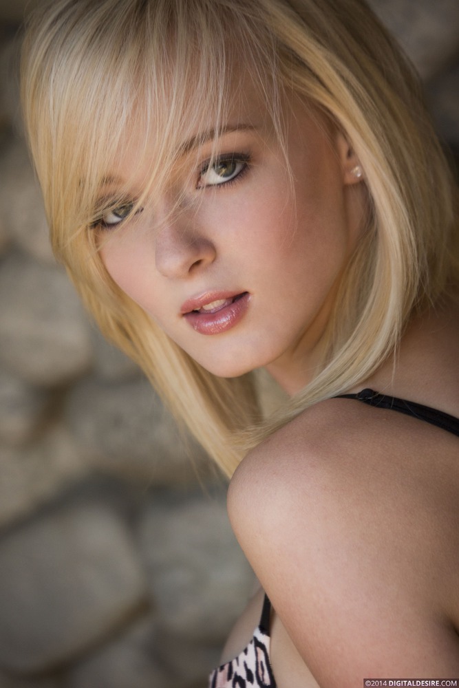 Luxury Blonde Kenze Thomas 01