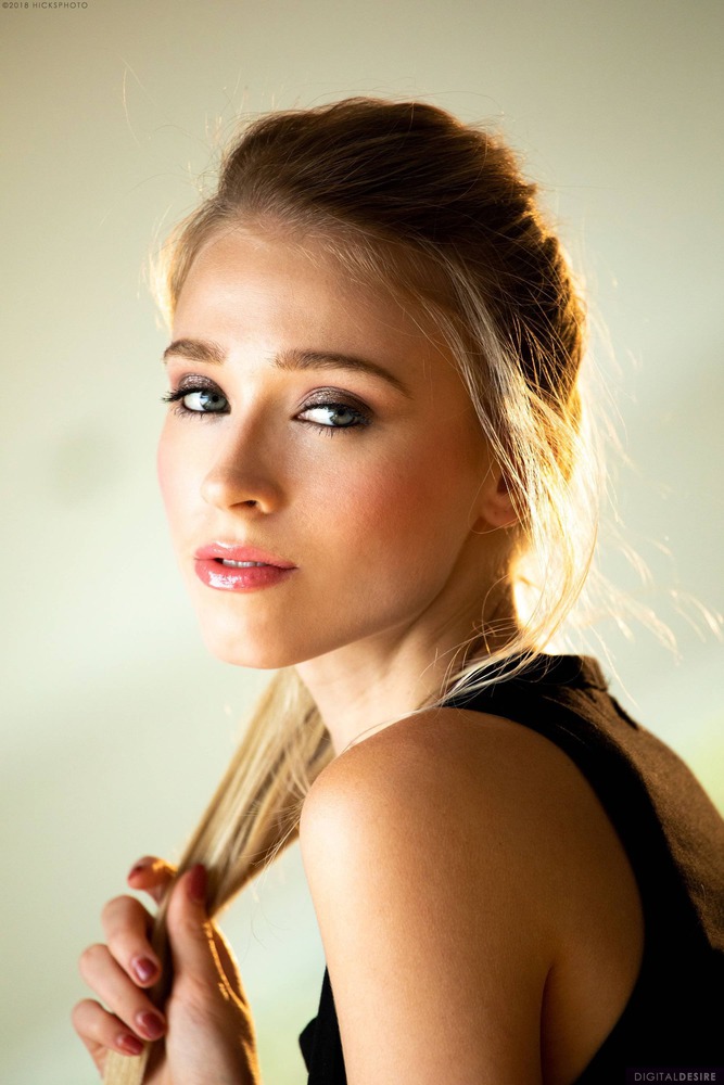 Riley captures the essense of a woman - 3