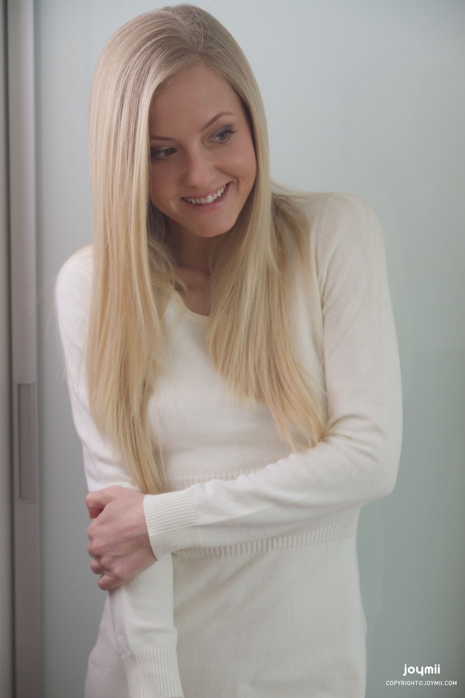 Apolonia And Sicilia: Birthday Licking - 4