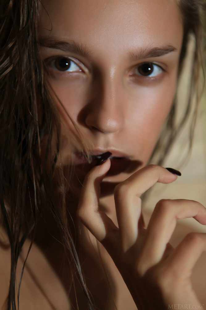 Beautiful Brunette Elin - 13