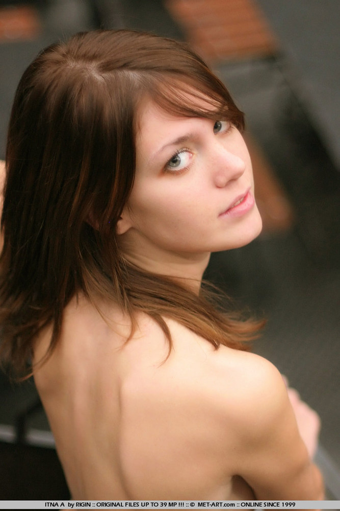 Nude Teen Girl Olga Shows Off Her Shawed Pussy - 14