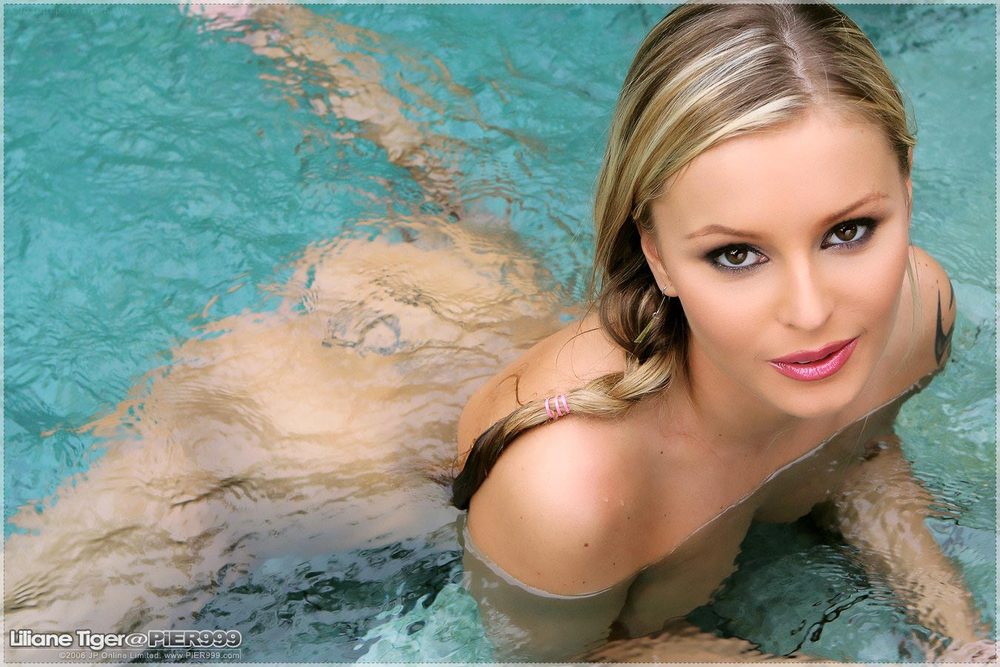 Hot Babe Liliane Tiger Naked In The Pool - 5